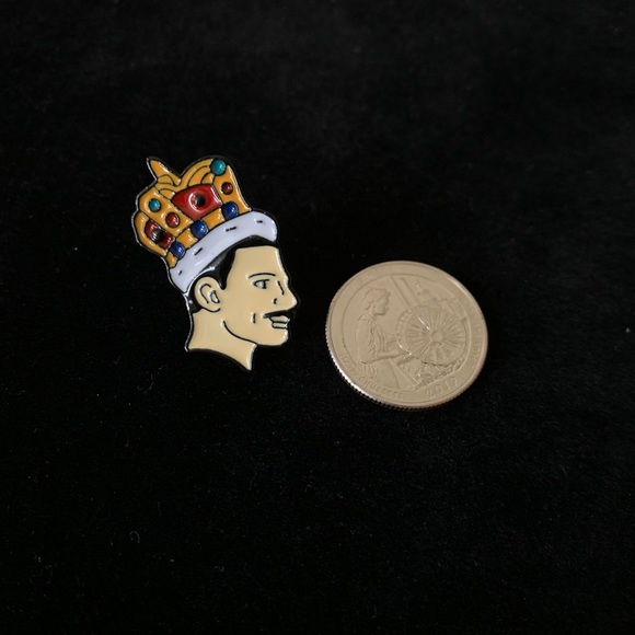 🎉HP🎉 Freddie Mercury Enamel Pin - Picture 4 of 6